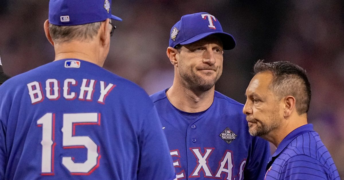 Max Scherzer Exits World Series Game 3 Due to Back Tightness for Texas Rangers