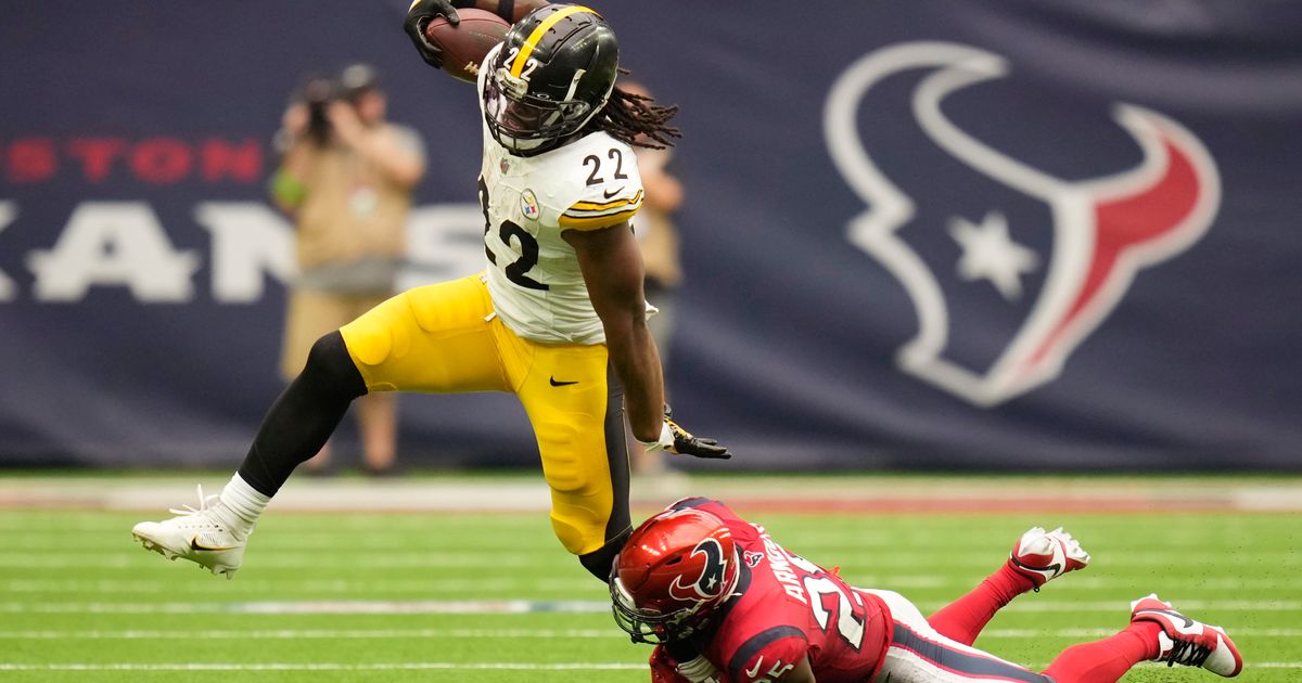 Najee Harris Urges Steelers Players to Take Responsibility for 'Soft' Performance