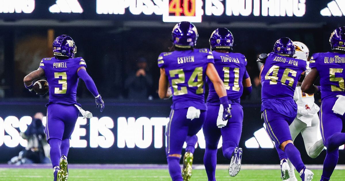No. 5 Huskies Remain Undefeated After Mishael Powell's Pick-Six Helps Secure Sloppy Win
