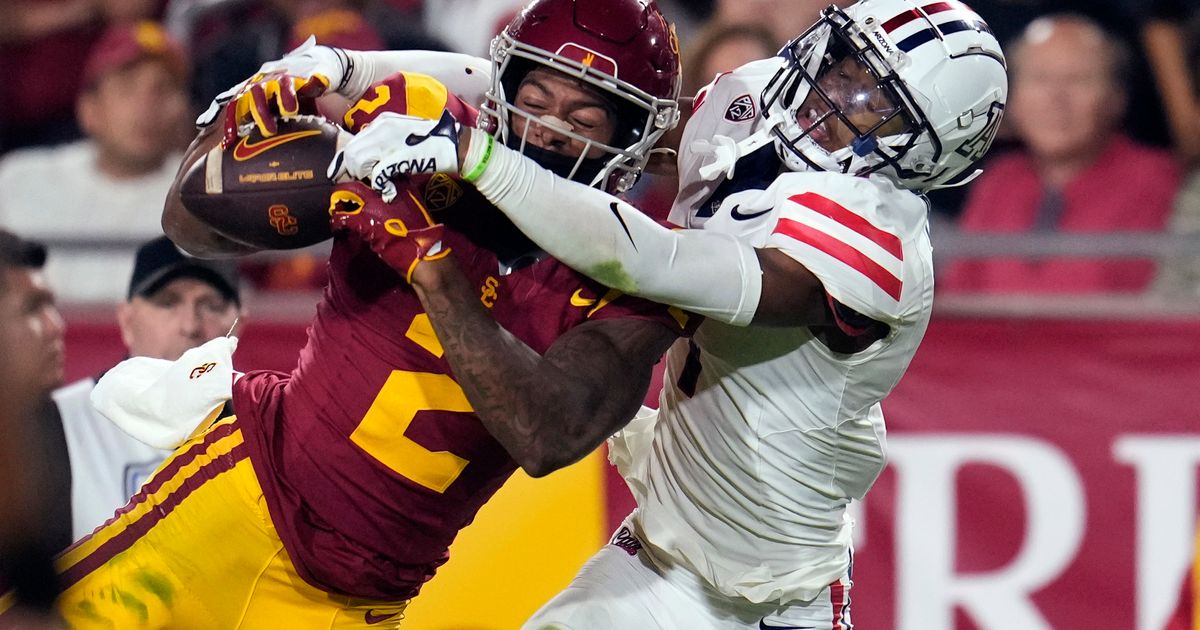 No. 9 USC Defeats Arizona 43-41 in Triple Overtime After Caleb Williams Scores Winning Touchdown
