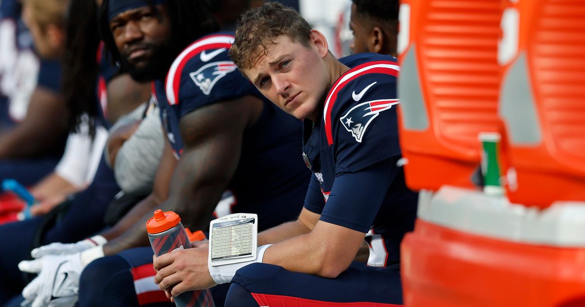 Patriots Coach Bill Belichick Confirms Mac Jones to Start at Quarterback Against Raiders