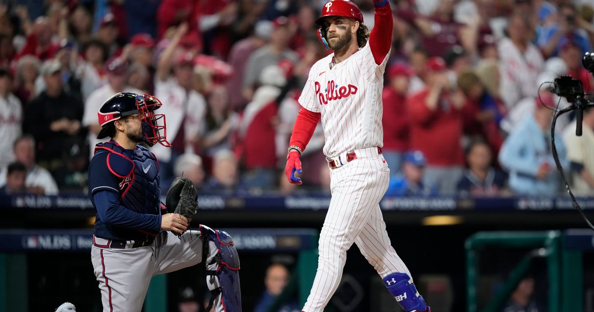Phillies' Bryce Harper Hits Two Home Runs in 10-2 Win Over Braves in Game 3 of NLDS
