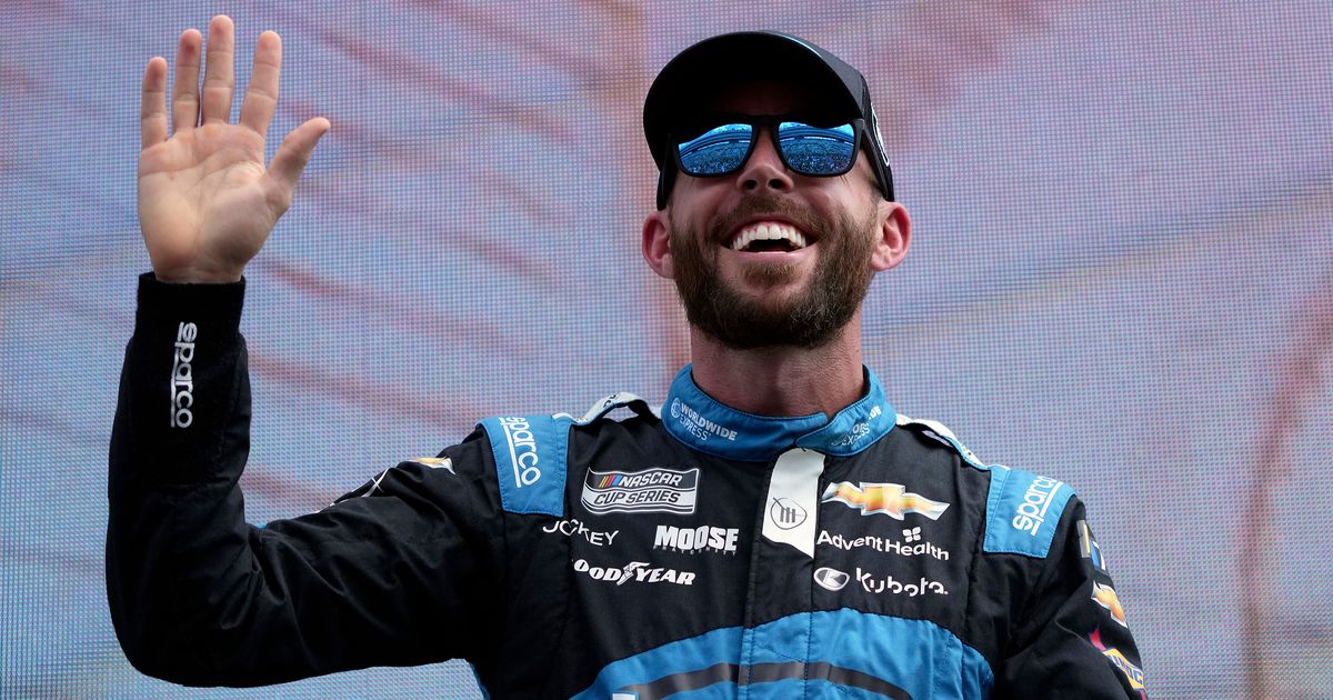 Ross Chastain Eliminated from NASCAR Cup Series Championship Contention Following Crash at Talladega Superspeedway; Roval Race to Decide Title