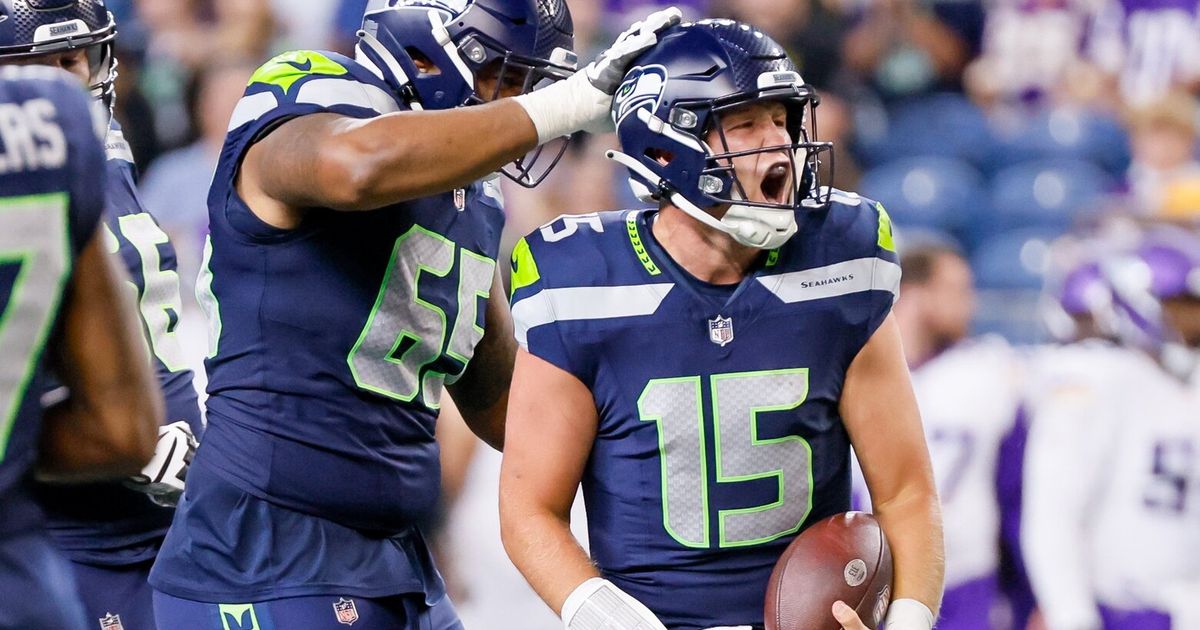 Seahawks Rumors: Will They Add a Third Quarterback and Be Buyers at Trade Deadline?