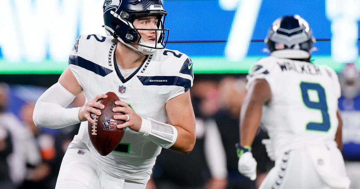 Seattle Seahawks Re-Sign Holton Ahlers to Practice Squad as Insurance for Quarterback Drew Lock's Health