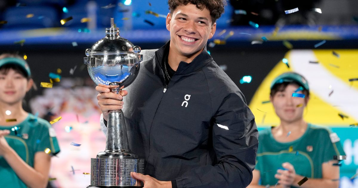 Shelton Wins Japan Open, Defeating Karatsev for First Tour Title