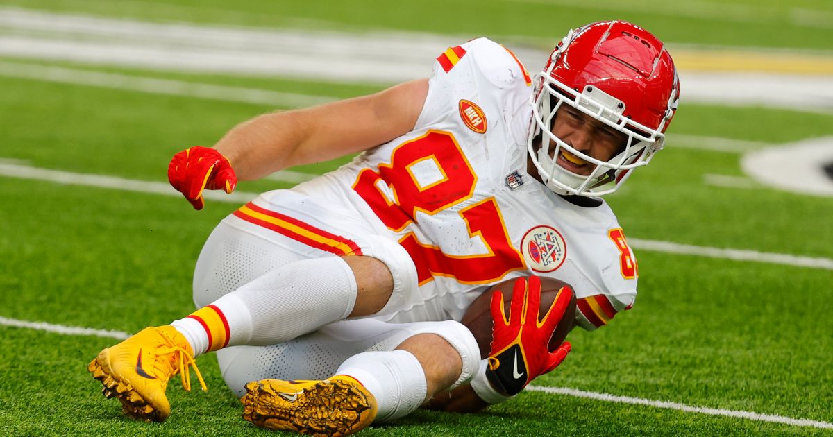Travis Kelce Set to Make Return to Field for Kansas City Chiefs After Right Ankle Injury Against Minnesota Vikings