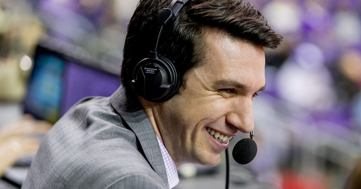 UW Huskies Play-by-Play Announcer's Preparation for Historic Call in Victory over Oregon
