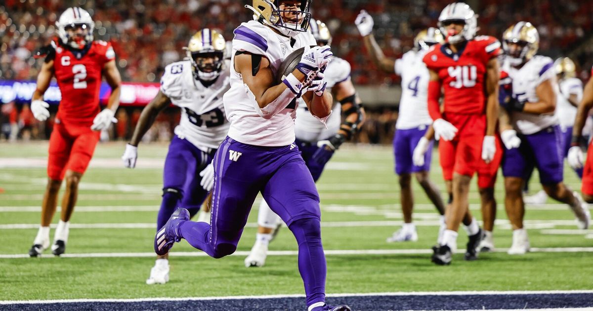 UW Huskies Remain Undefeated with Small Ball Strategy to Defeat Arizona