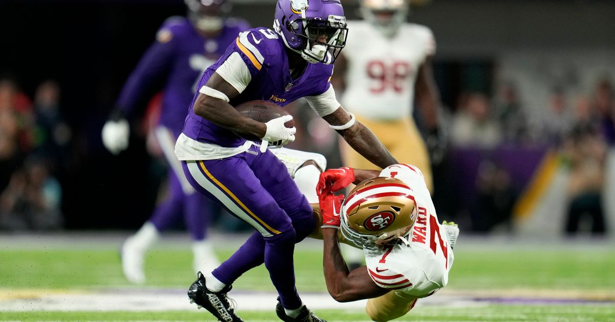 Vikings Defeat 49ers 22-17 with Addison's 2 Touchdown Catches and Bynum's 2 Interceptions