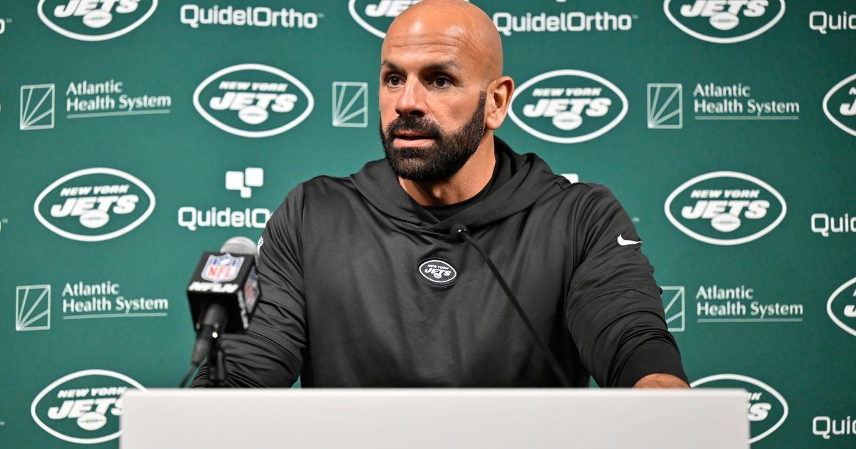 Analysis: Robert Saleh's Loyalty to Zach Wilson and its Impact on the New York Jets' Performance