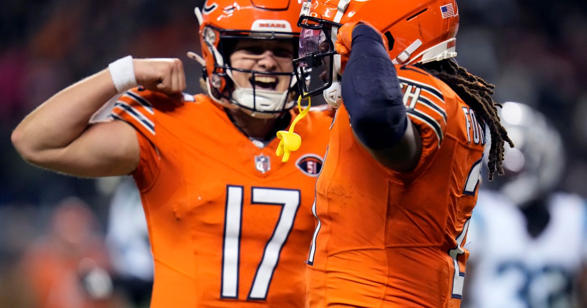 Bears Defeat Panthers 16-13, Foreman Runs for TD, Enhancing Chances of Securing Top Pick in Draft