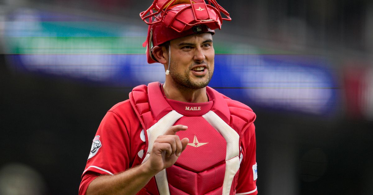 Cincinnati Reds Guarantee $3.5 Million to Catcher Luke Maile in Contract