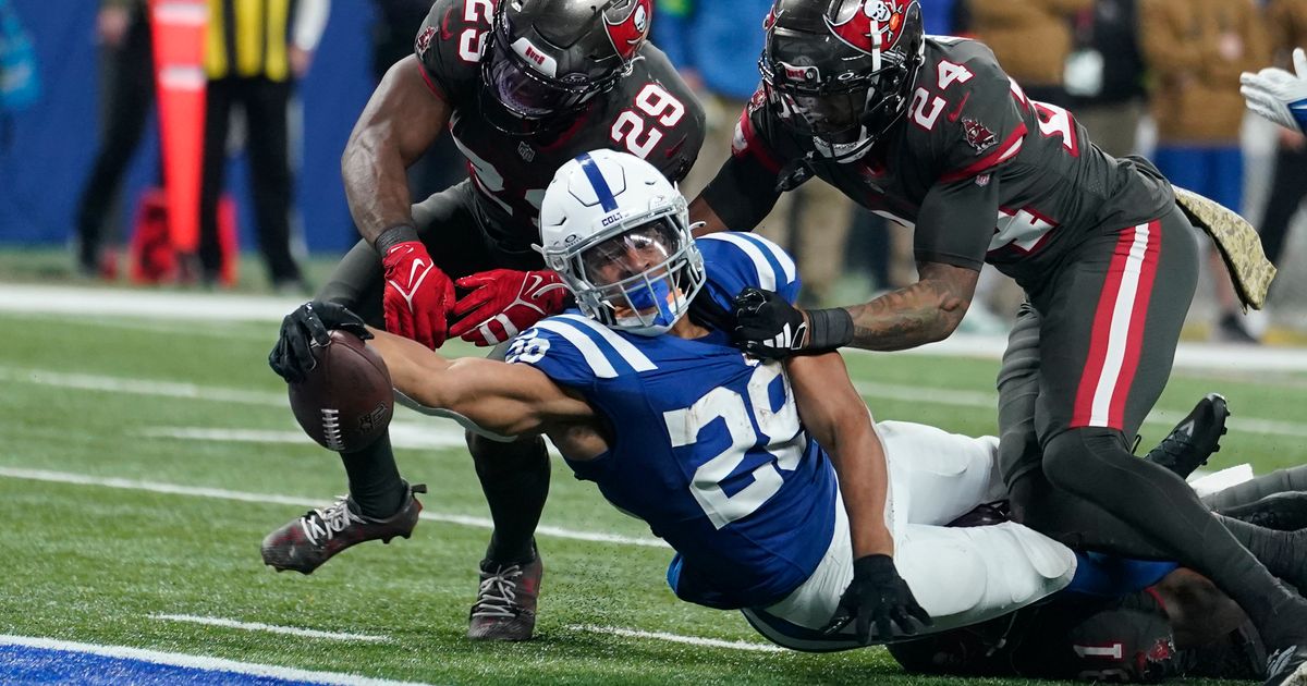 Colts RB Jonathan Taylor to Undergo Thumb Surgery, Expected to Return in 3 Weeks: AP Source