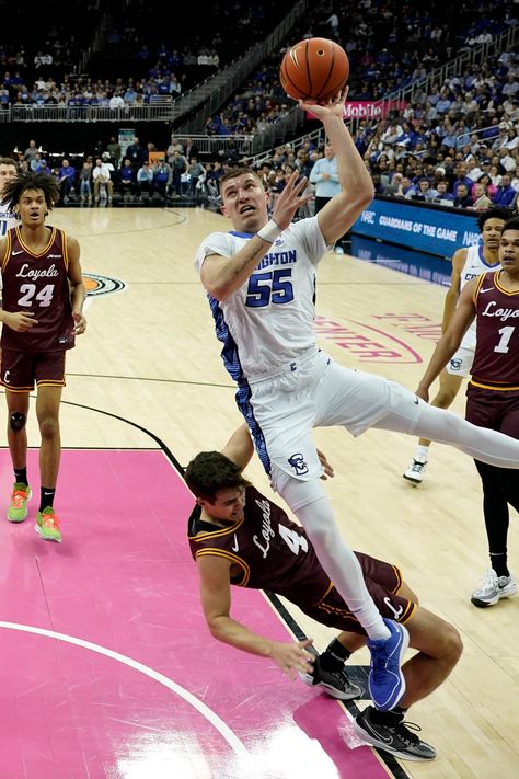 Creighton Defeats Loyola Chicago 88-65 with Early Contribution from Scheierman