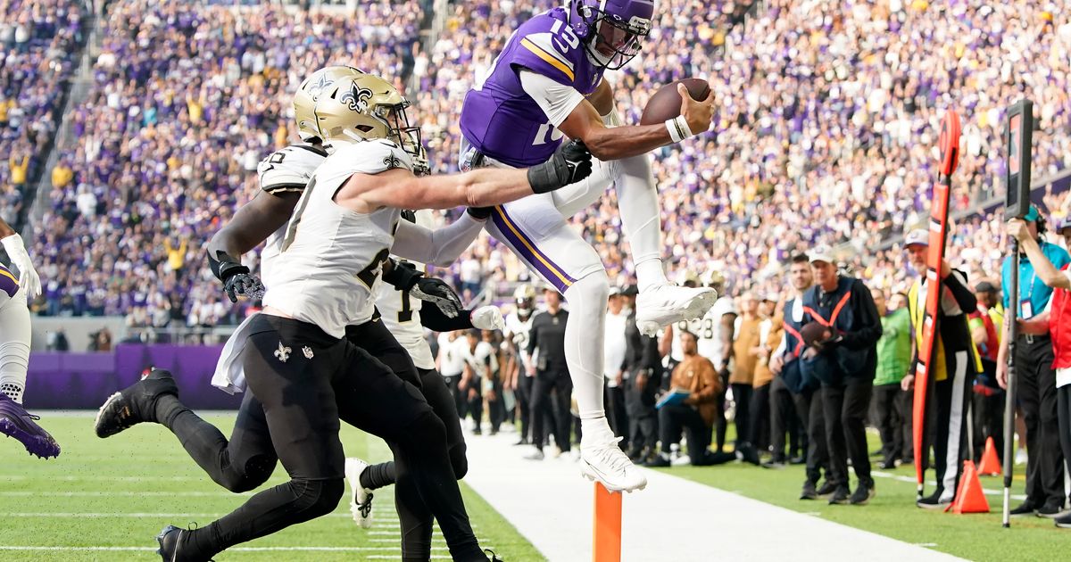 Dobbs, Winston Lead Vikings to Fifth Consecutive Win Over Saints with 27-19 Victory
