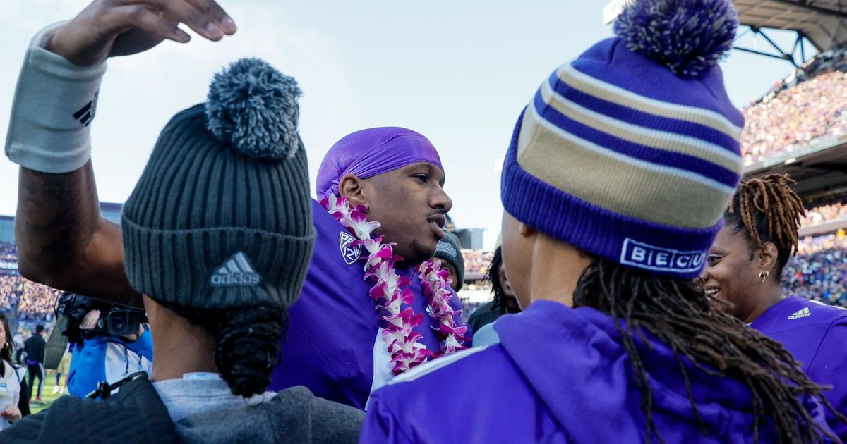 Examining Michael Penix Jr.'s Performance Under Pressure of Unbeaten Season and Heisman Campaign at the University of Washington