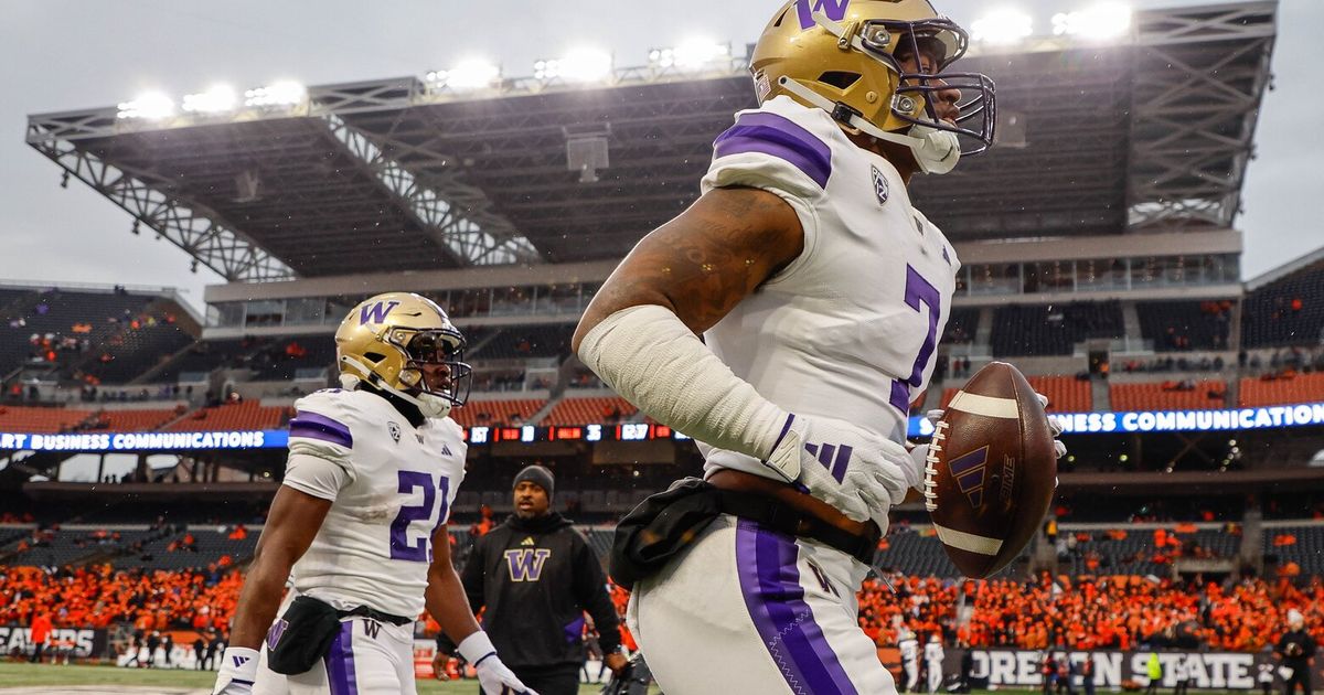 Huskies Seek Unblemished Record Against Oregon State in Photos