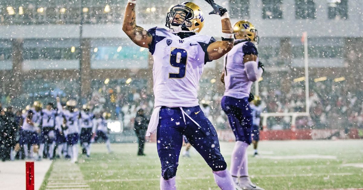 Husky Football Players Reflect on Memories and Significance of Apple Cup