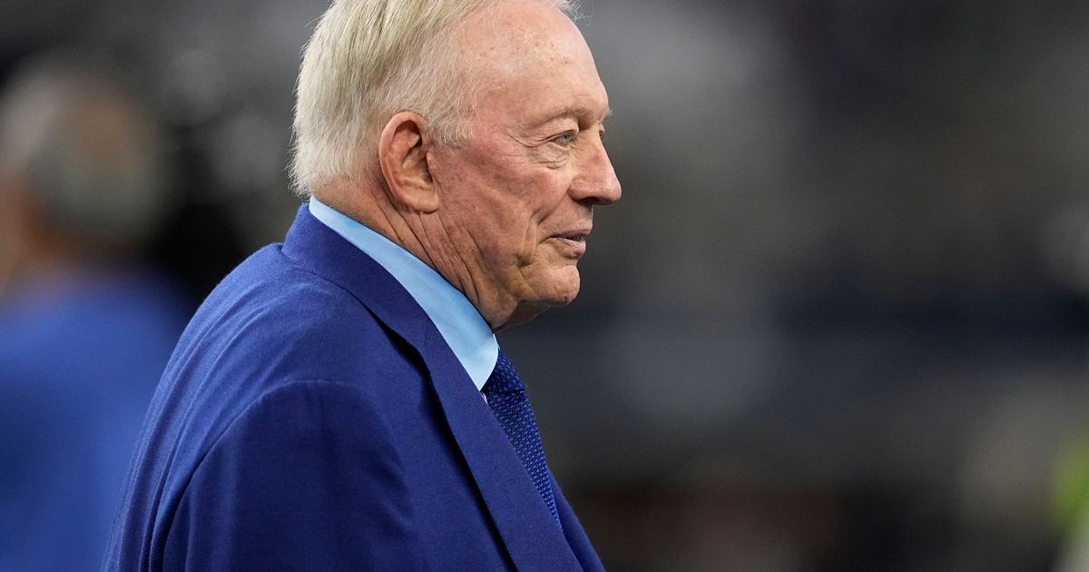 Jerry Jones, Dallas Cowboys Owner, Continues to Embrace the Spotlight in His 80s Despite Reasons to Avoid It