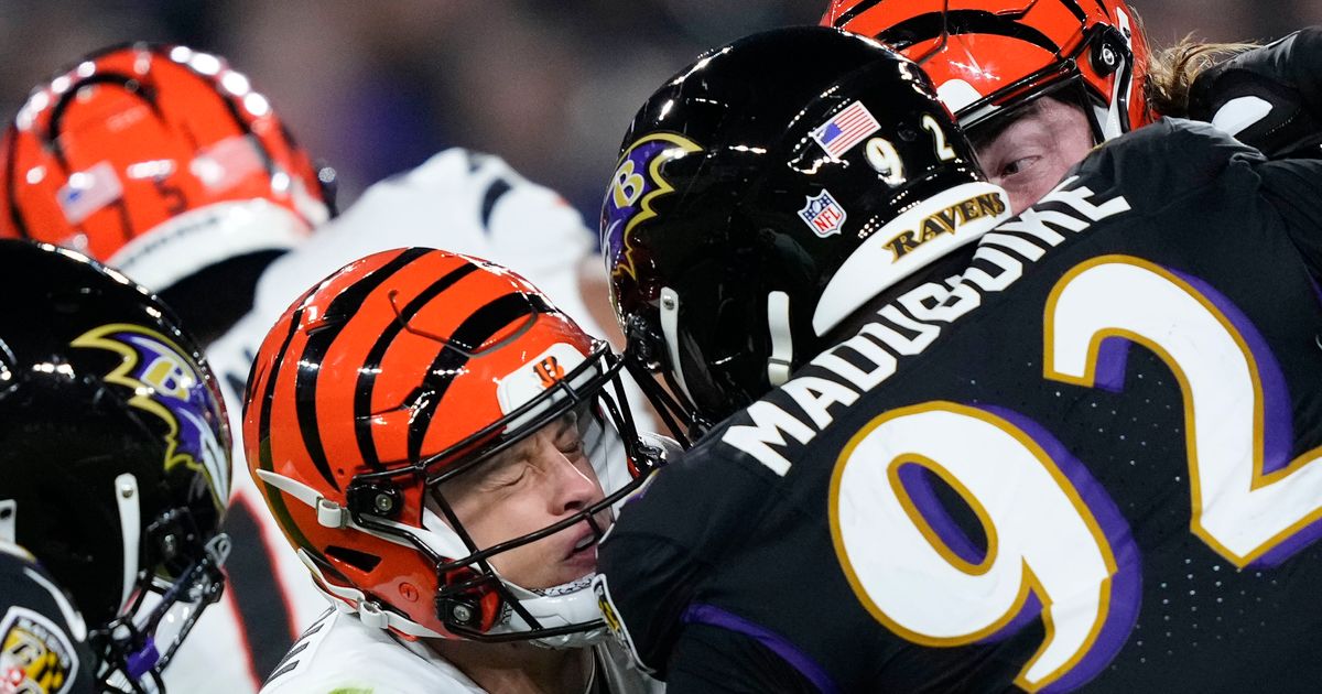 Joe Burrow Suffers Wrist Injury, Exits Bengals-Ravens Game in 2nd Quarter