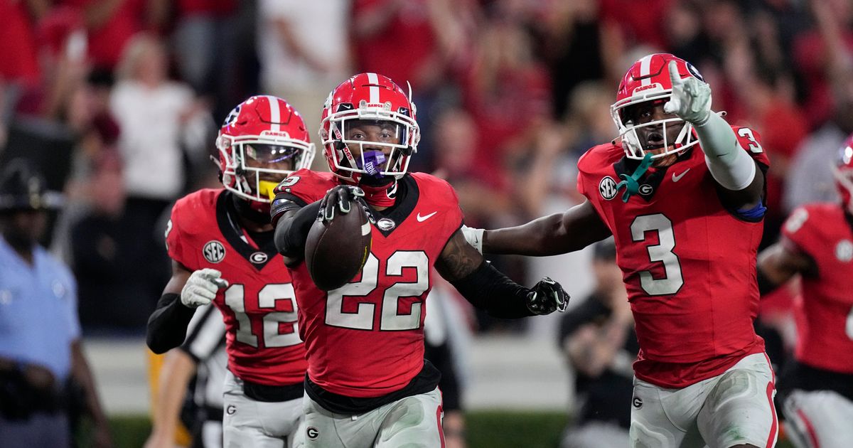 No. 1 Georgia Bulldogs Take on No. 10 Ole Miss Rebels in High-Scoring Matchup