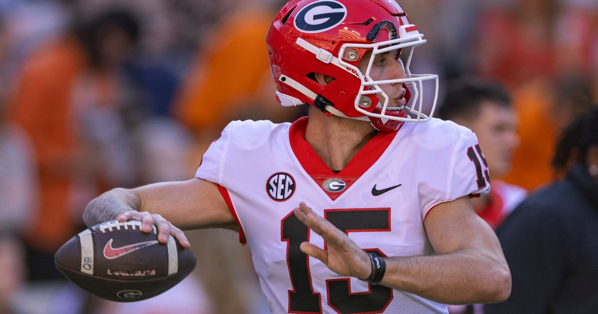 No. 1 Georgia Handily Defeats No. 21 Tennessee 38-10 as Beck Throws for 298 Yards and 3 Touchdowns