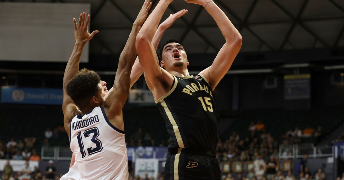 No. 2 Purdue Defeats No. 4 Marquette to Win Maui Invitational Title, Led by Edey's 28 Points and 15 Rebounds
