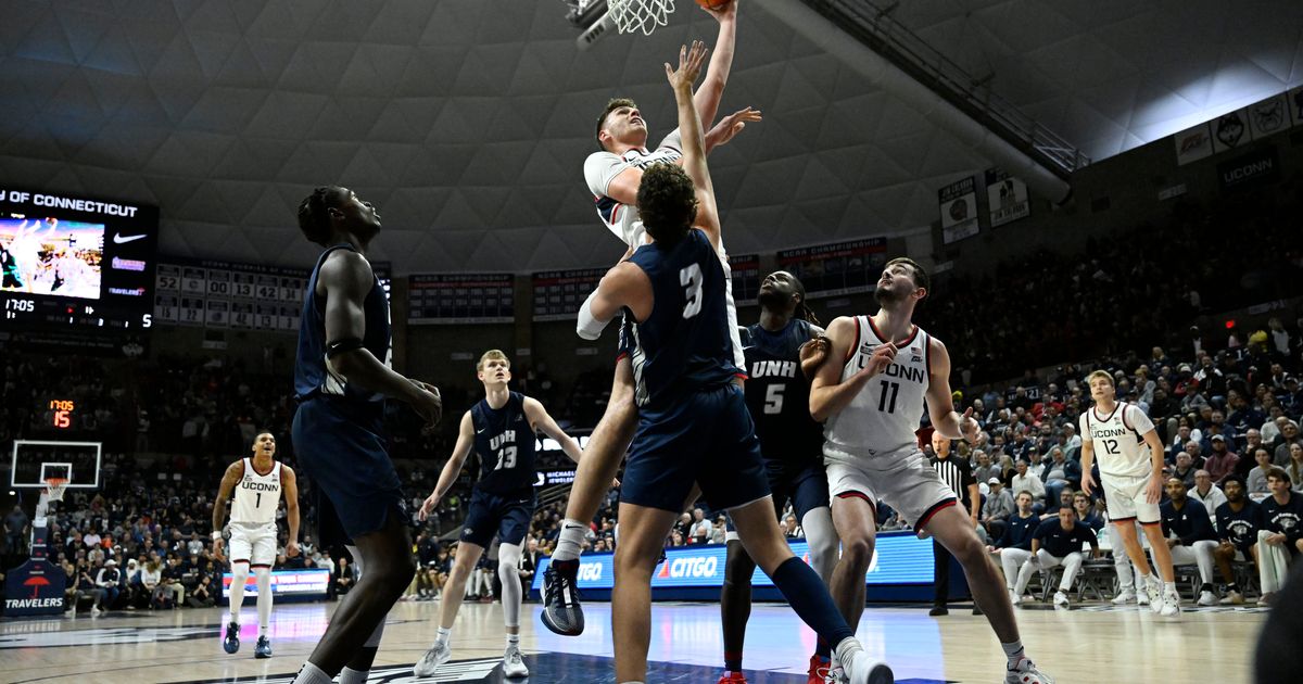 No. 4 UConn Wins 24th Straight Nonconference Game Behind Donovan Clingan's 29 Points in 84-64 Victory Over UNH