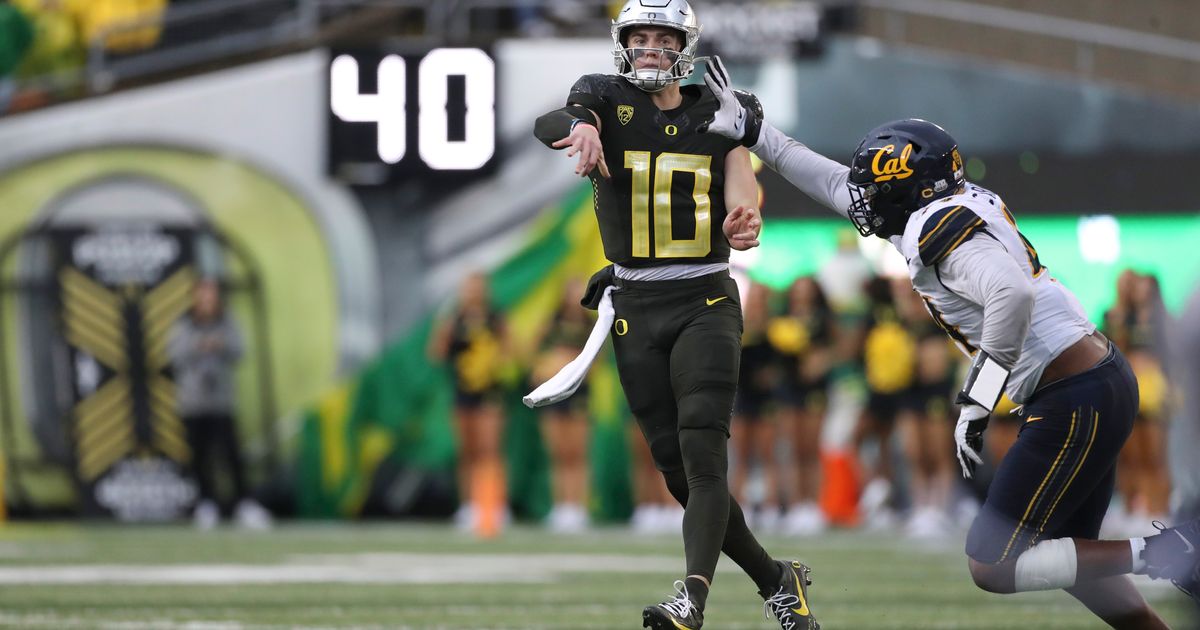 No. 6 Oregon's 63-19 Victory Over California Achieved Through Nix's 4 Passing Touchdowns and 2 Rushing Touchdowns