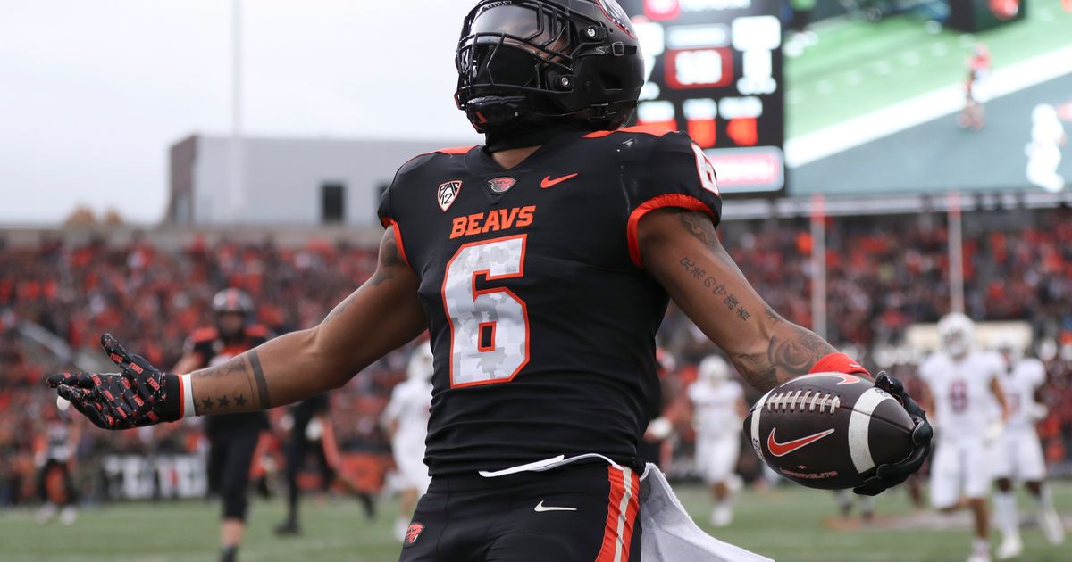 Oregon State Crushes Stanford 62-17 Behind Damien Martinez's 146 Yards and 4 Touchdowns