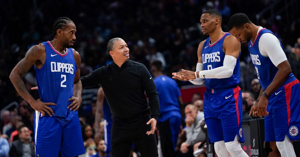 Russell Westbrook and Fan Exchange Verbal Barbs Late in Clippers' Loss to Nuggets