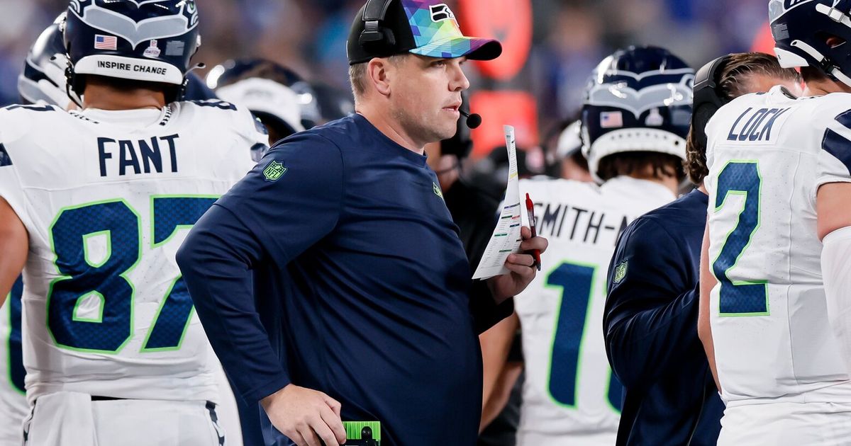 Seahawks Aim to Balance Run-Pass Ratio in Notebook Analysis