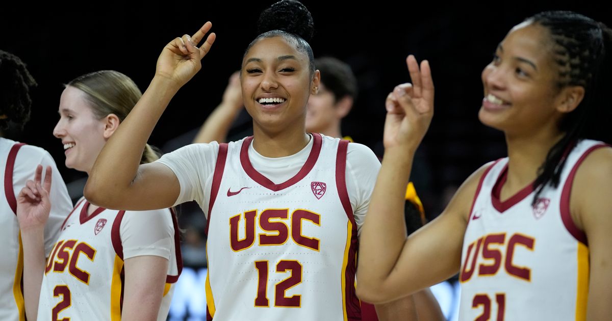 South Carolina Women's Basketball Ranked 6th in AP Poll, Unanimous No. 1 for 29th Year