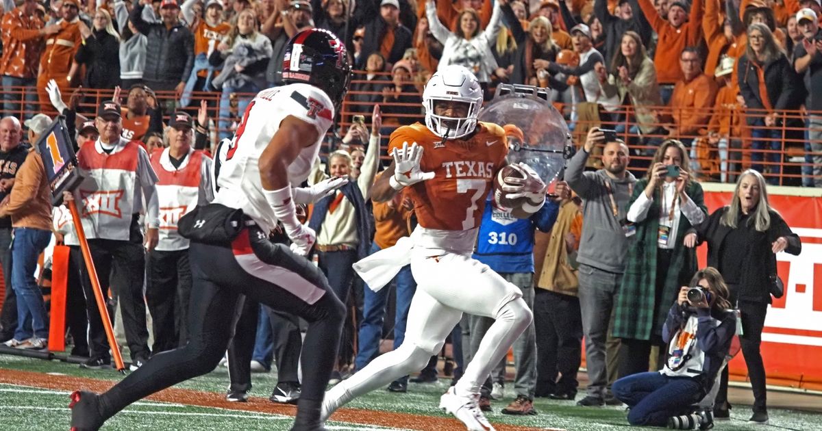 Texas Defeats Texas Tech 57-7 to Reach Big 12 Championship Game