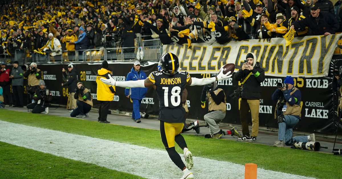 The Pittsburgh Steelers Remain in the AFC Playoff Hunt Despite Being Outgained and Outplayed.