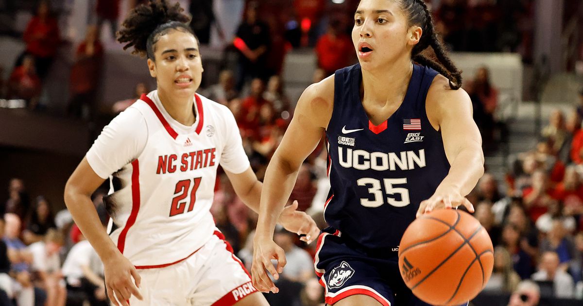 UConn Guard Azzi Fudd Out for Season Due to Right Knee Injury
