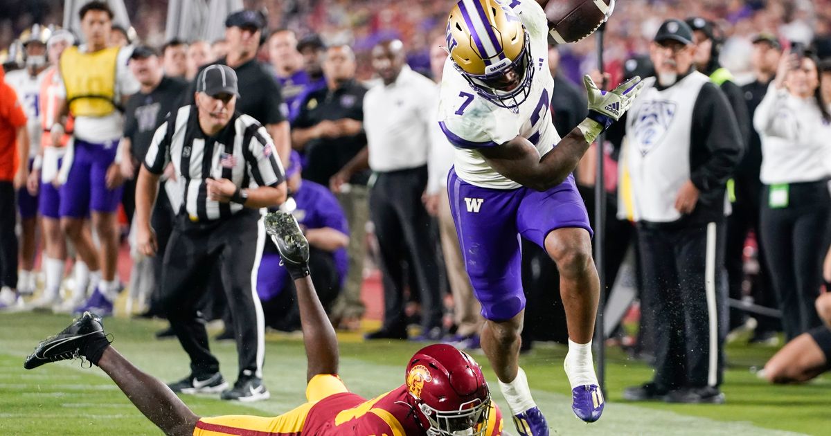 USC Football Coordinators Evaluating Strategies for Reversing Struggles