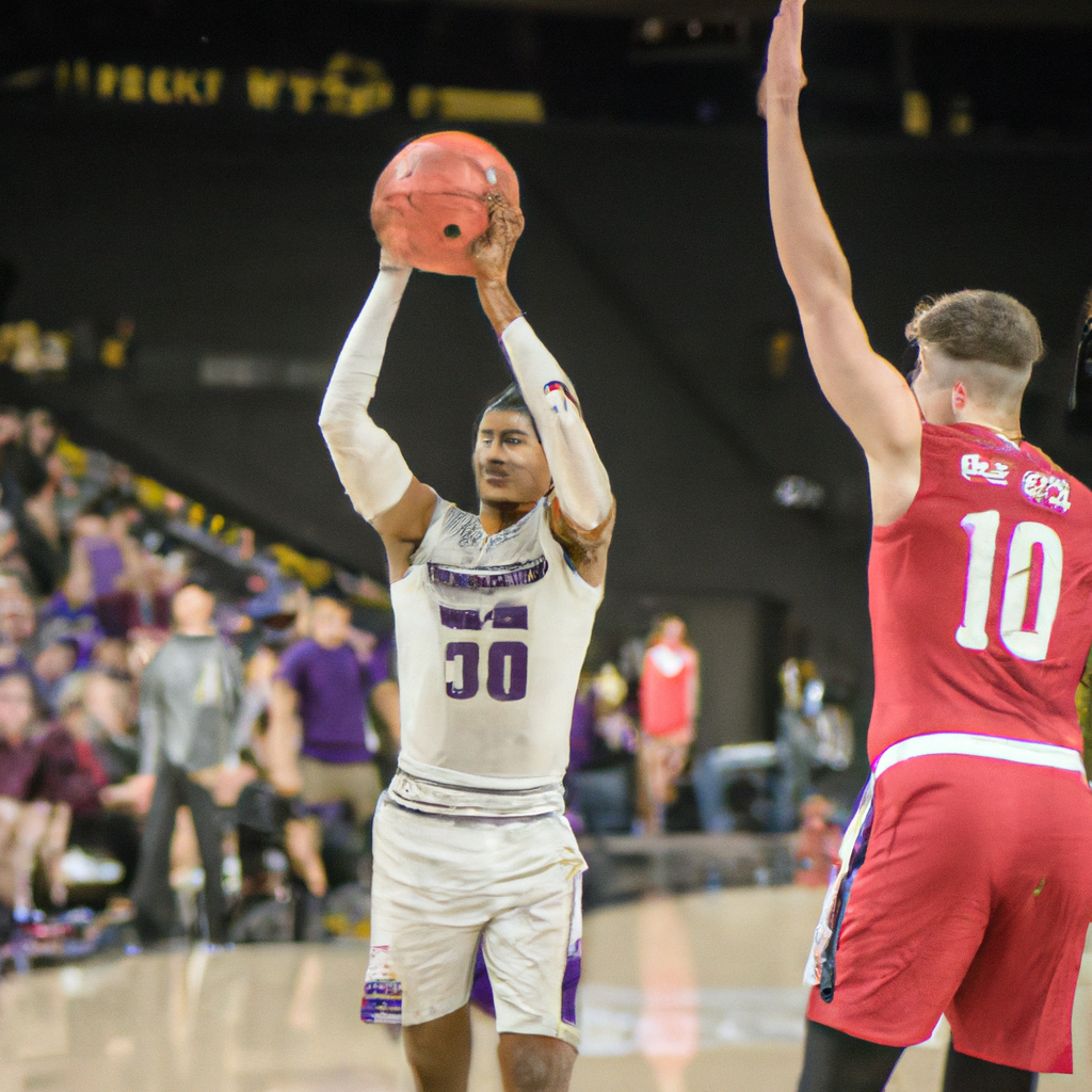 UW Men's Basketball Defeats UC San Diego 83-56 in Season Opener