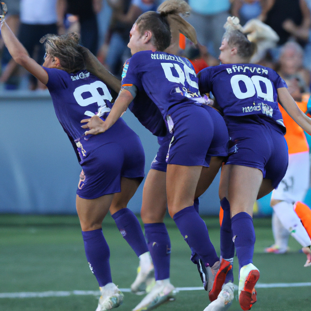 Veronica Latsko's Goal Leads OL Reign to NWSL Championship Match