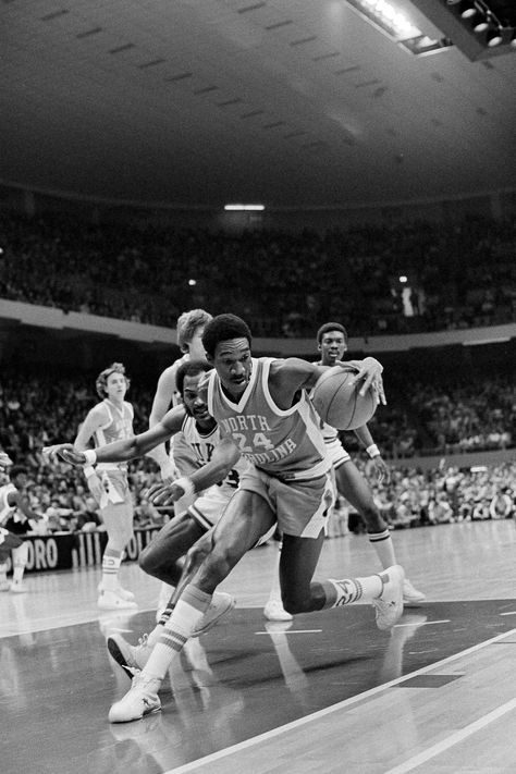 Walter Davis, Five-Time NBA All-Star and University of North Carolina Basketball Legend, Passes Away at Age 69