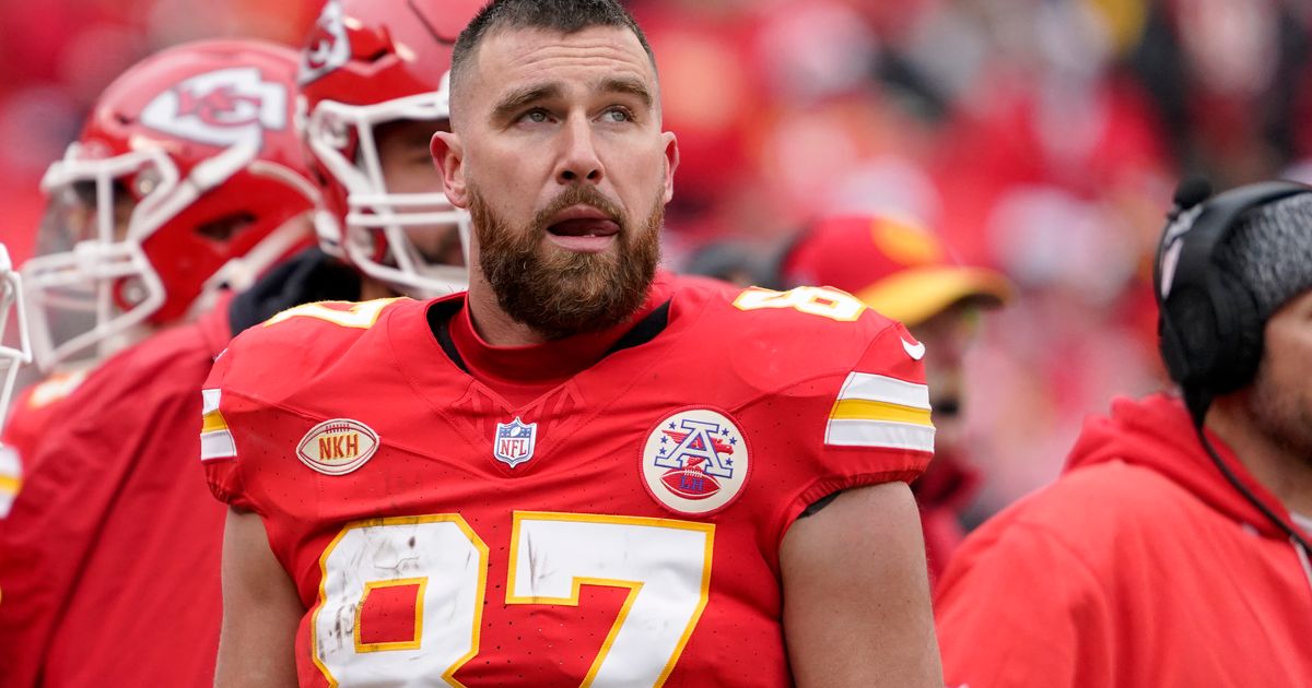 Andy Reid and Travis Kelce Discuss Outburst During Chiefs-Raiders Game