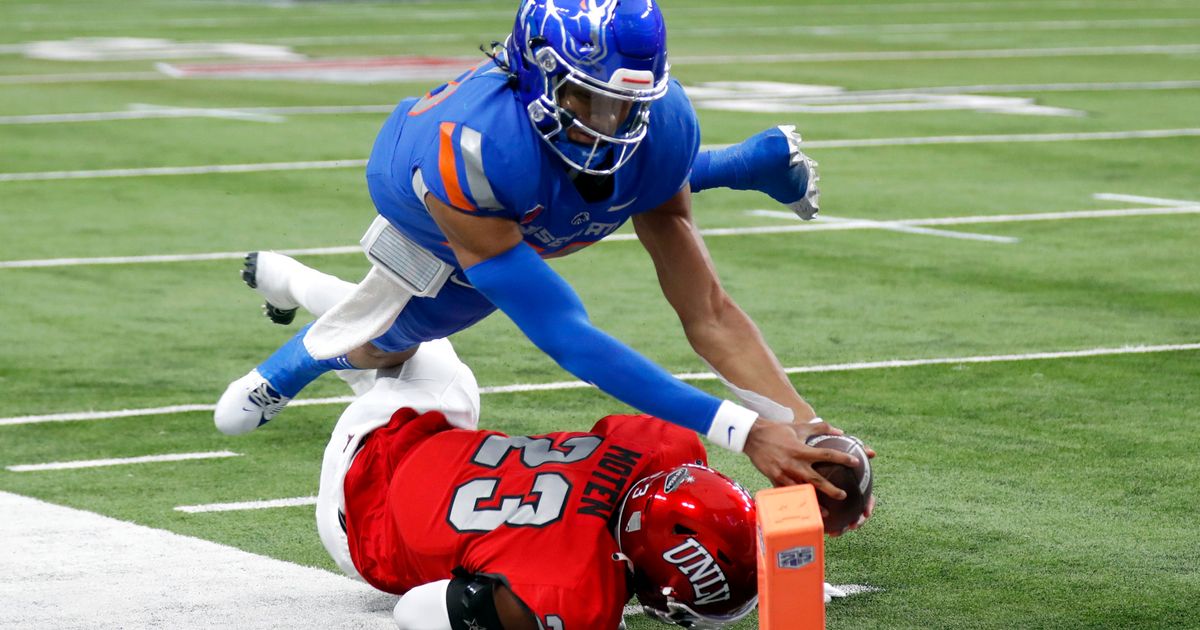 Boise State Wins Mountain West Title Behind Green, Jeanty's Combined 44 Points in 44-20 Victory Over UNLV