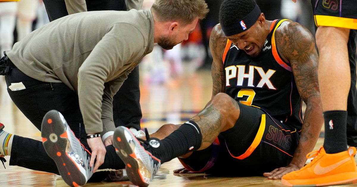 Bradley Beal Expected to Miss Two Weeks with Sprained Right Ankle