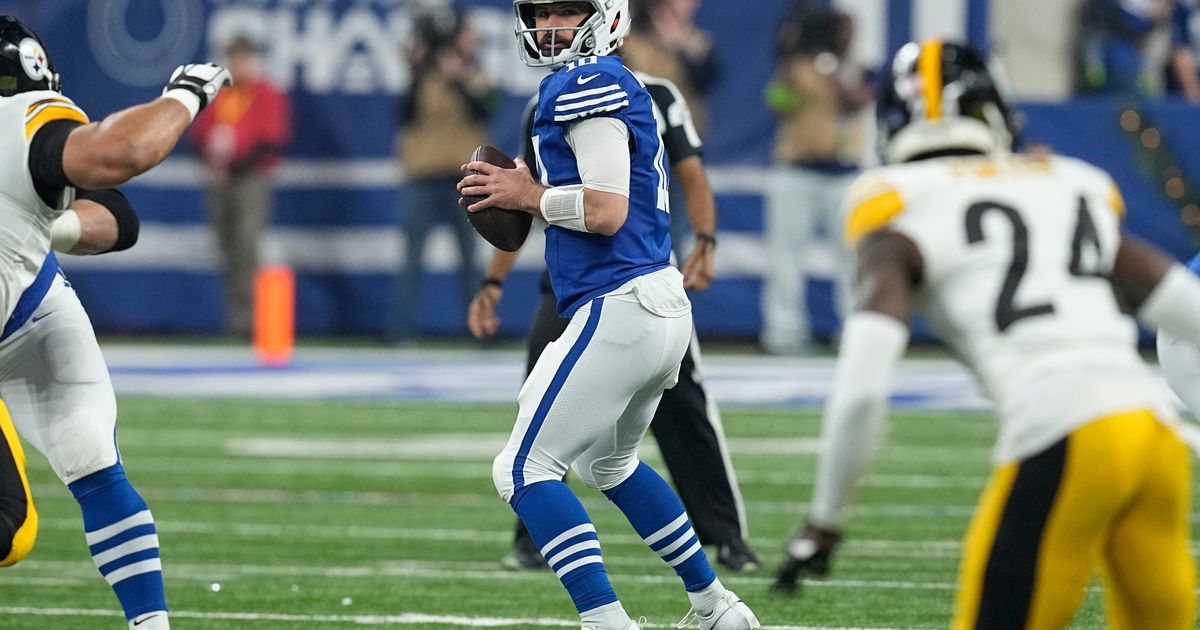 Colts Defeat Steelers 30-13, Strengthening Playoff Hopes Behind Gardner Minshew's Performance