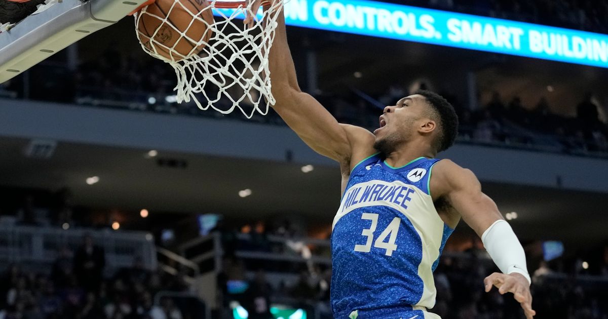 Giannis Antetokounmpo Leads Milwaukee Bucks to Semifinals of In-Season Tournament with 146-122 Victory Over New York Knicks