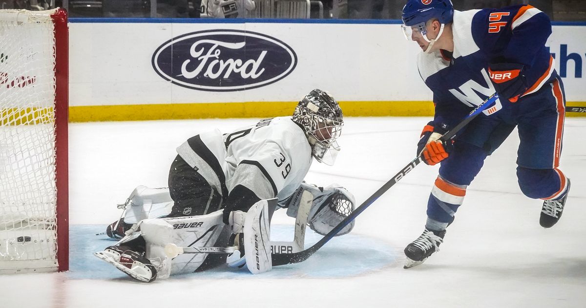 Islanders Defeat Kings 3-2 in Overtime, Handing Los Angeles First Road Loss of the Season