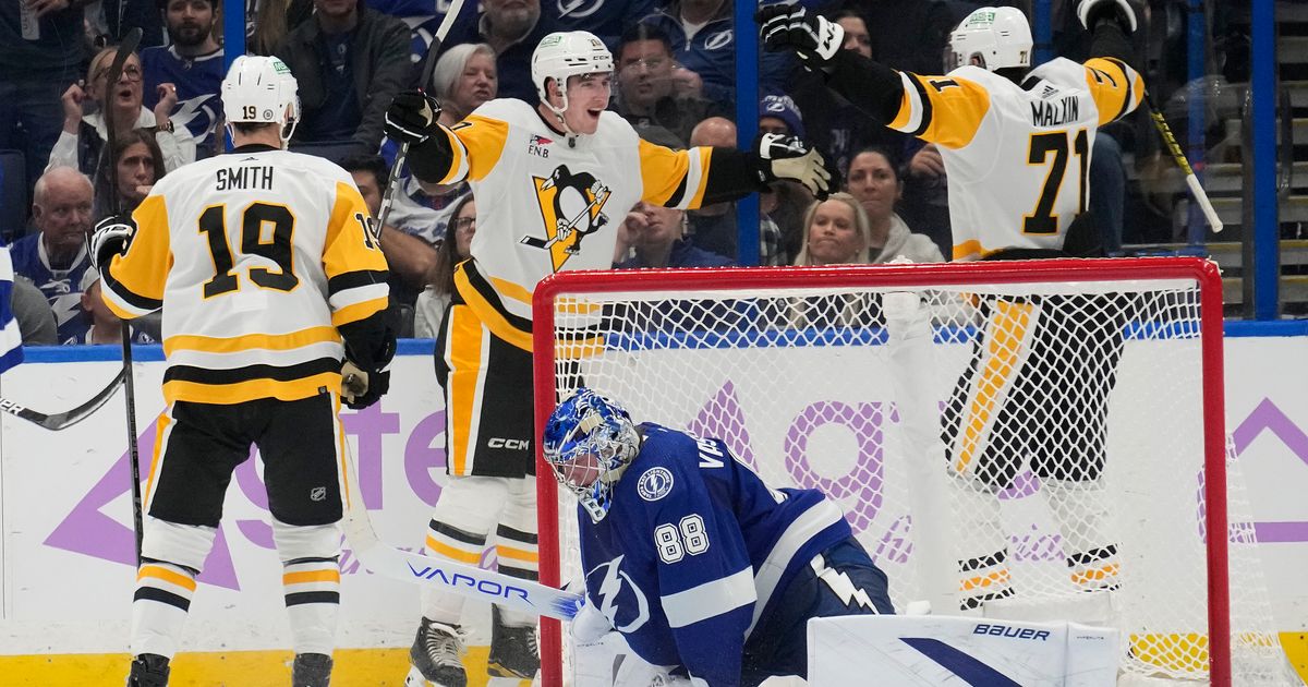 Jarry's Empty-Net Goal Helps Penguins to 4-2 Win Over Lightning