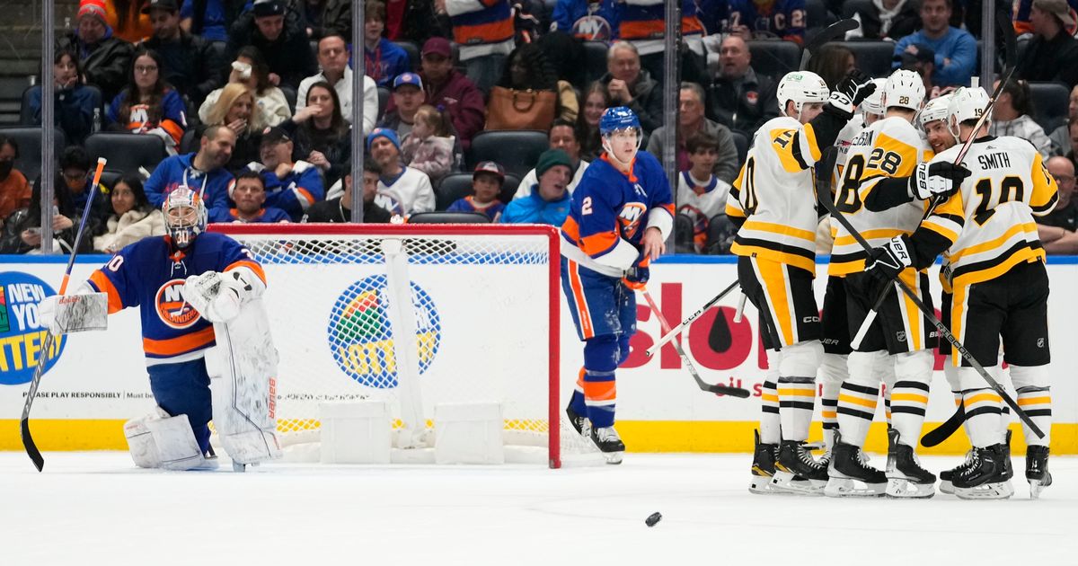 Kris Letang Records Five Points in Single Period, Penguins Defeat Islanders 7-0