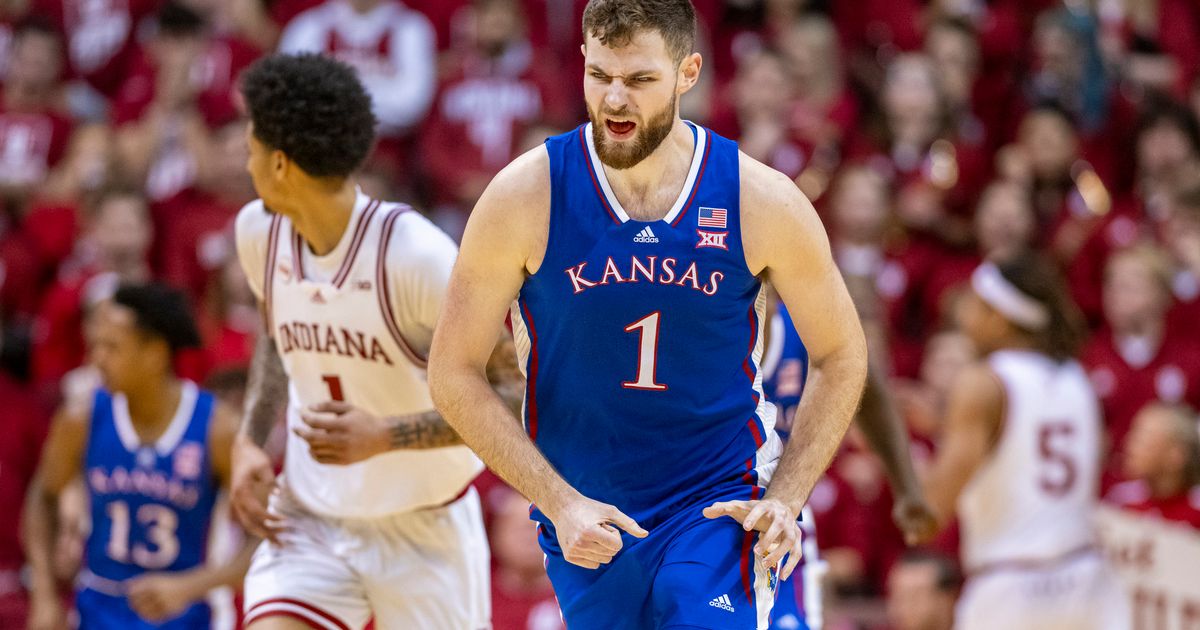 No. 2 Kansas Overcomes 21-Point Performance from Indiana's McCullar to Win 75-71